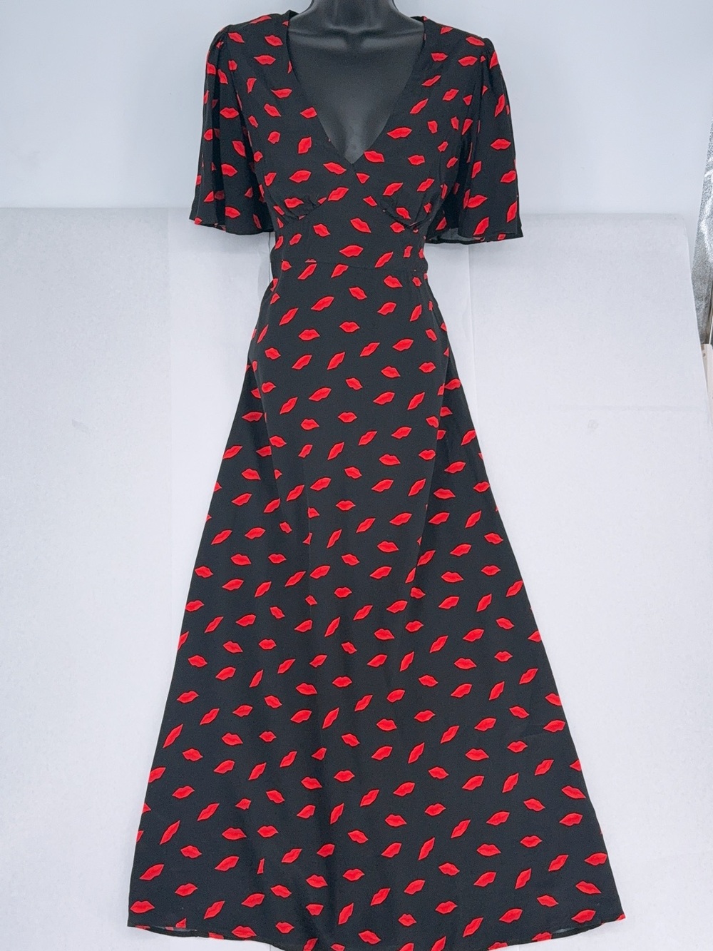 A New Day Flutter Sleeve Midi Dress Black Red Lips Print size 8